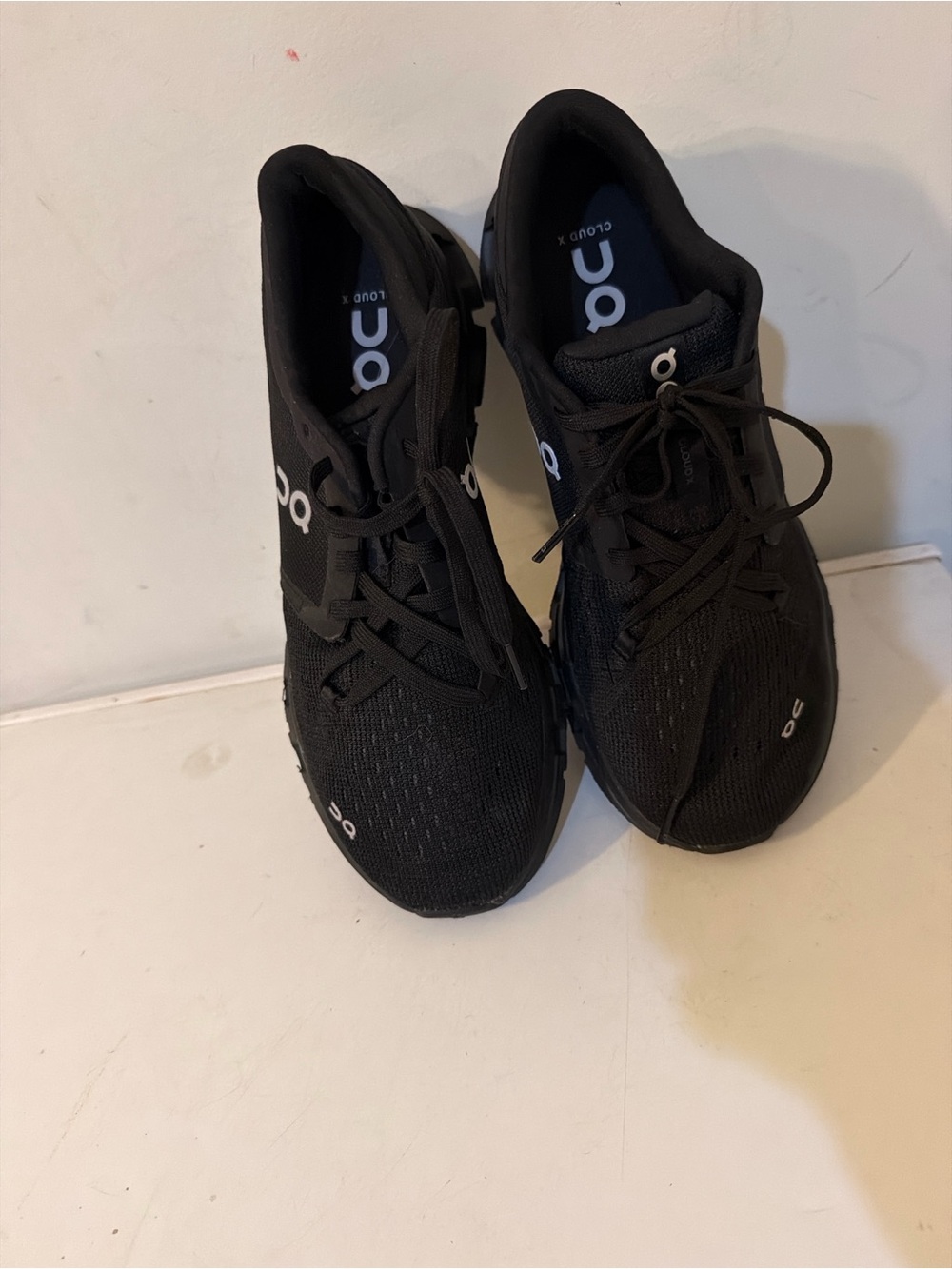 On Cloud X Athletic  women running black sneakers sz 8,5